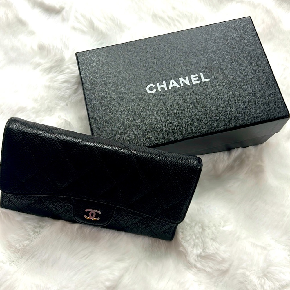 CHANEL Black Quilted Caviar Leather Wallet with Gold-Tone CC